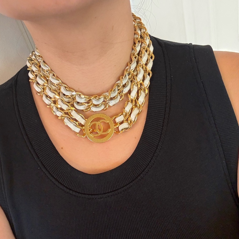 CHANEL Vintage White Leather Gold Chain Link CC Logo Necklace/Belt - Picture 2 of 13